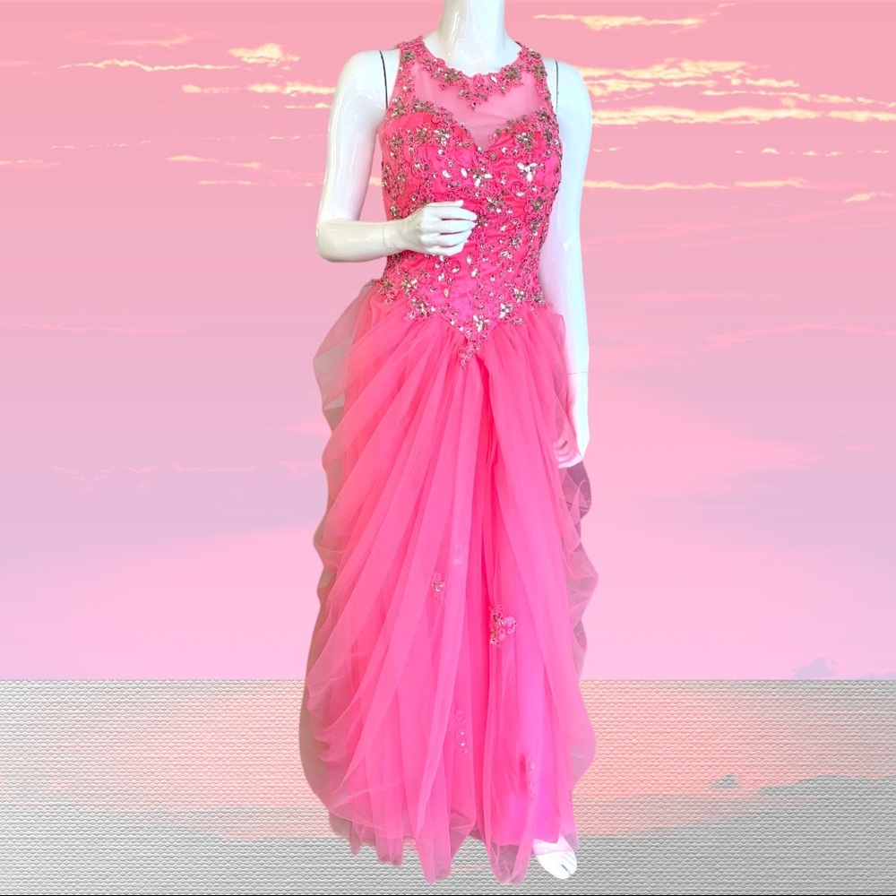 PRINCESS BALL GOWN. WOMEN’S SIZE SMALL. BARBIECORE